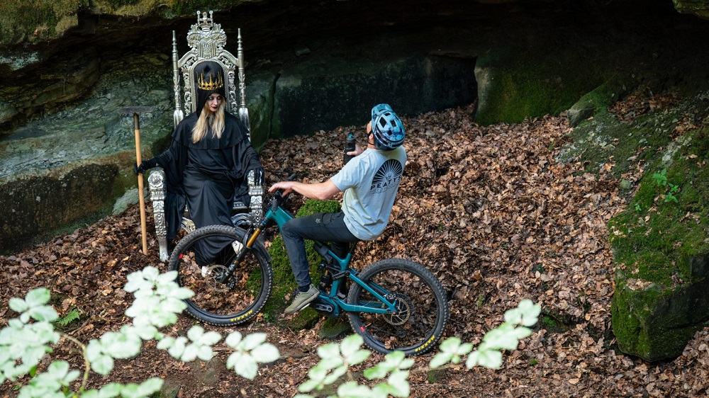 On-Set-Martin-and-Skelly--1536x864.jpg