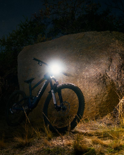 Фара Knog Blinder X 2300 + 10,000 mAh Battery