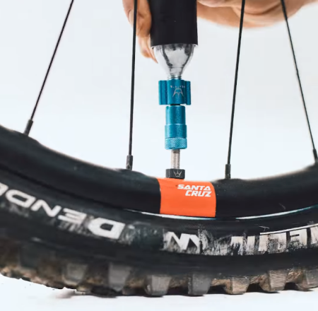 Насос Peaty's Holeshot CO2 Tyre Inflator, MTB 25g, Black