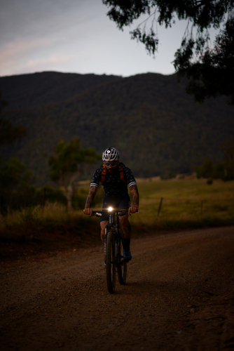 Фара Knog PWR Mountain 2000 Lumens POWERBANK