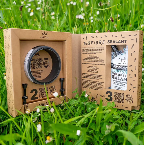 Набор для бескамерки Peaty's Holeshot Tubeless Conversion Kit, XC / Trail, 25mm лента / 42mm ниппели / 240ml герметик