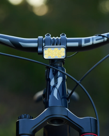 Фара Knog Blinder X 2300 + 10,000 mAh Battery || Фара Knog Blinder X 2300 + 10,000 mAh Battery