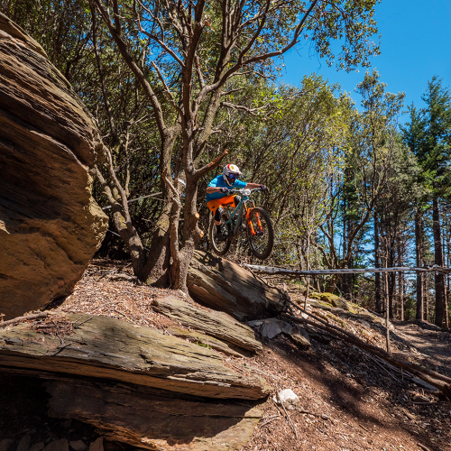 Шолом Urge Archi-Enduro біло-чорний м (57-58см)