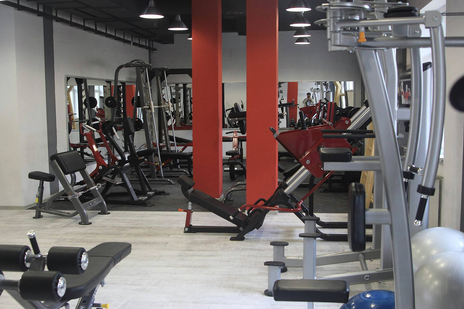 Тренажерный зал FavorytGym  в Житомире. Ничего лишнего - только спорт! || Тренажерний зал FavorytGym в Житомирі. Нічого зайвого - тільки спорт!