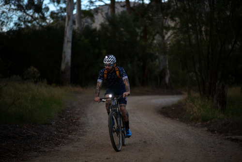 Фара Knog PWR Mountain 2000 Lumens POWERBANK