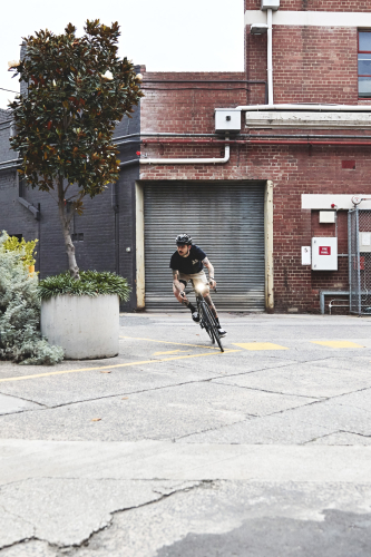 Комплект фара + набір кріплень Knog PWR Mountain Kit 2000 Lumens POWERBANK