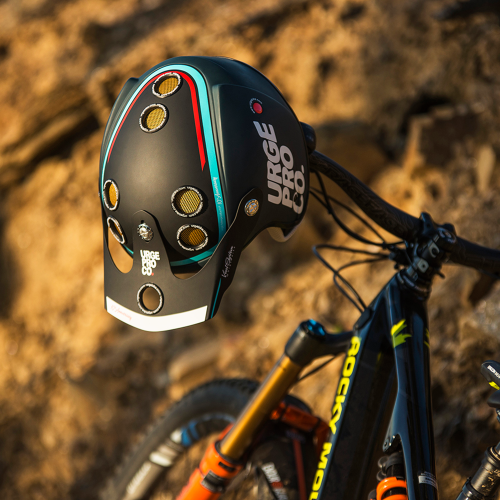 Шлем Urge Pro RealJet 10th черный L/XL, 58-62см