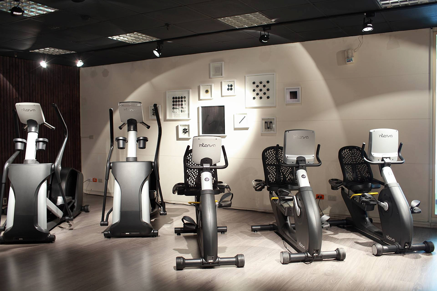 Тренажерний зал FavorytGym в Житомирі. Нічого зайвого - тільки спорт!