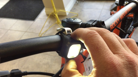 Мигалка передня Knog Blinder Mini Dot Front 20 Lumens Black
