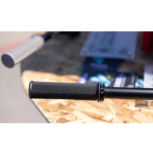 Гріпси Peaty's Monarch Grip Knurl, Thick 32>34mm, Race Control, Black