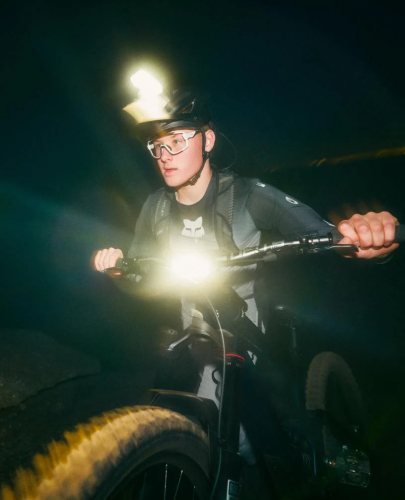 Фара Knog Blinder X 2300 + 10,000 mAh Battery